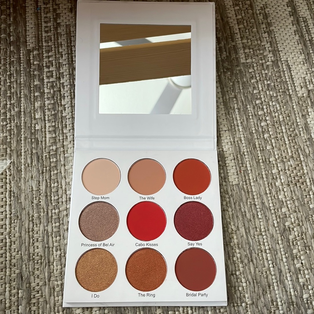 Give Them Lala Beauty- The Grown Woman Palette